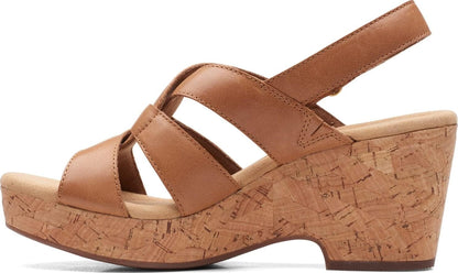 Clarks Womens Giselle Beach Suede Wedge Sandals